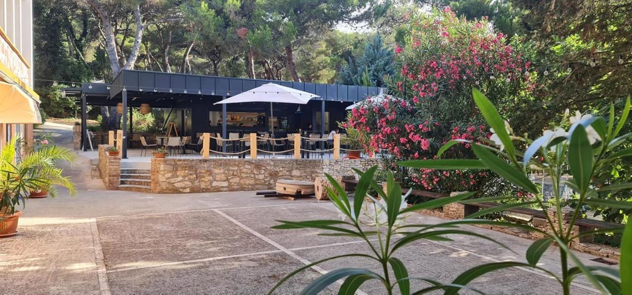 Bungalow Comfort 100 M From The Beach Premantura Bagian luar foto